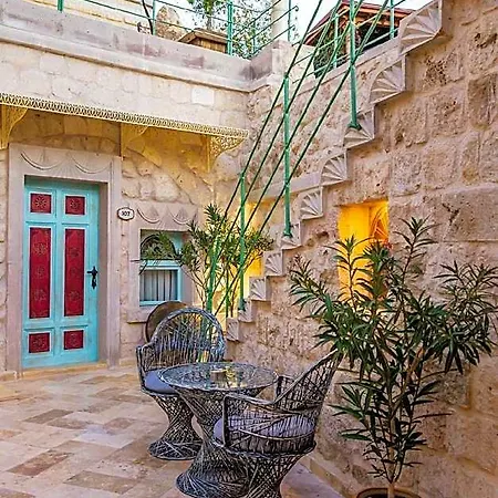 Cave 5* غوريمِيه