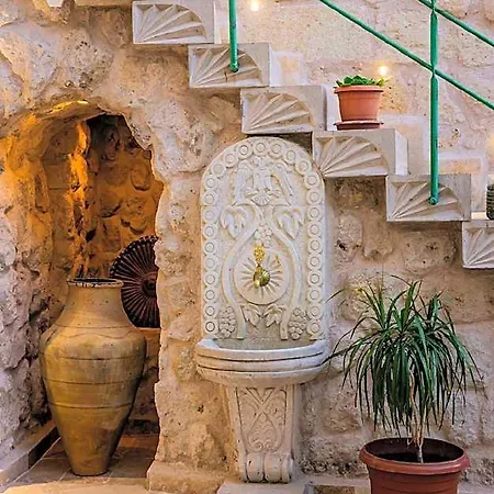Cave 5* غوريمِيه