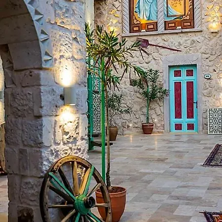 Cave 5* غوريمِيه