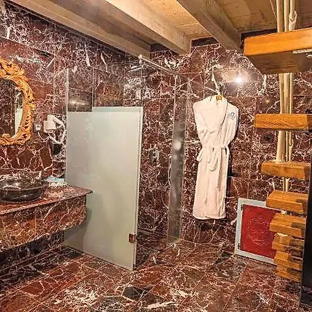 Cave 5* غوريمِيه